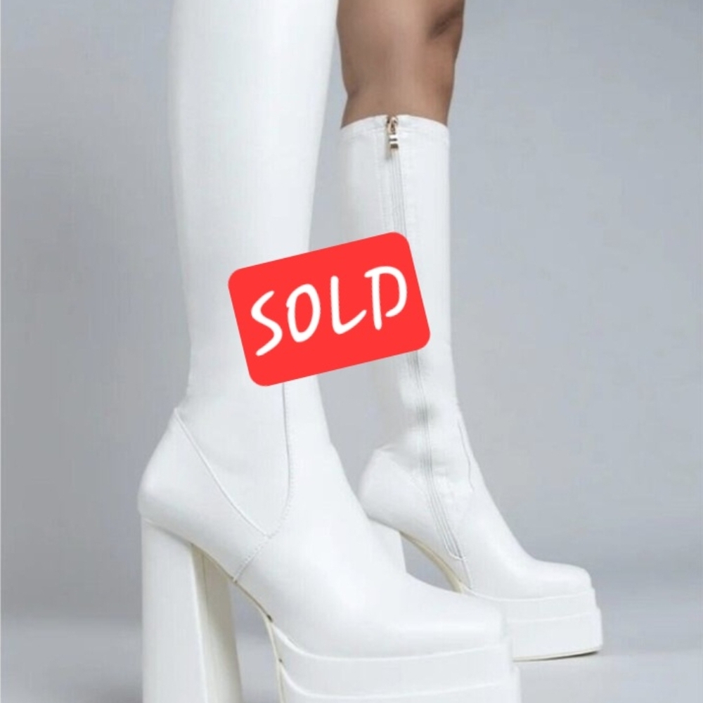AZALEA WANG MAXINE STRETCH CHUNKY BOOT IN WHITE NWB SZ 9
